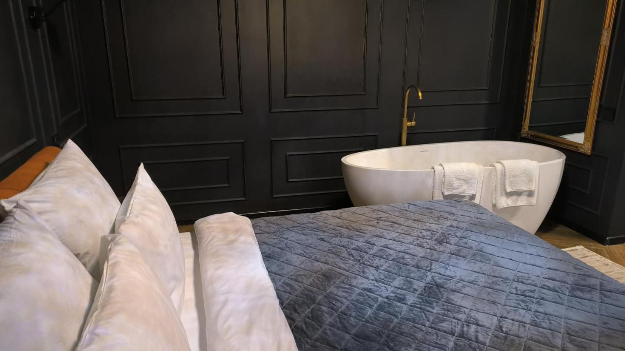 Central Gate Apartment Chernivtsi Εξωτερικό φωτογραφία