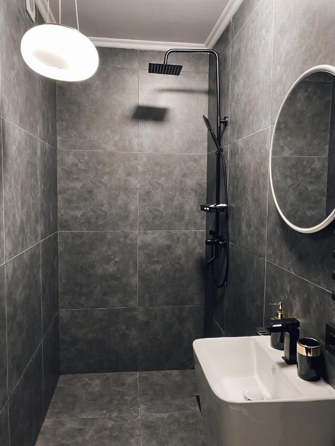 Central Gate Apartment Chernivtsi Εξωτερικό φωτογραφία