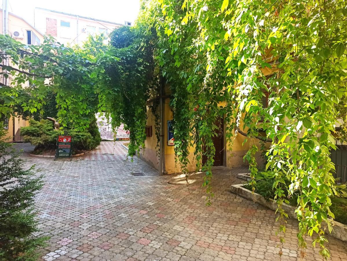 Central Gate Apartment Chernivtsi Εξωτερικό φωτογραφία